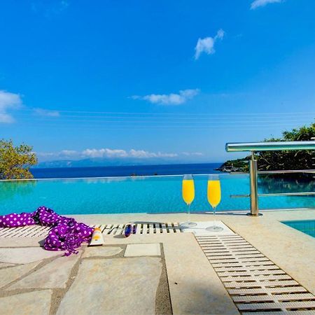 Villa Terra Del Nonno With Sea Views & Pool Gaios Exterior photo