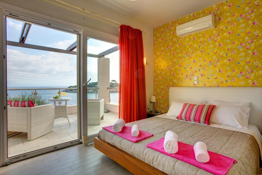 Villa Terra Del Nonno With Sea Views & Pool Gaios Exterior photo